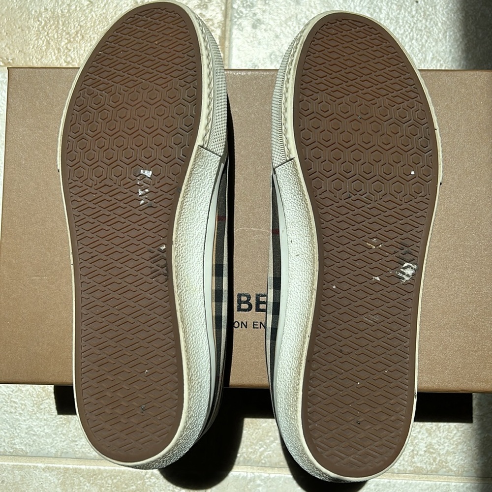 BURBERRY A:MF Larkhall M logo in Archive Beige size 42 - Picture 7 of 10